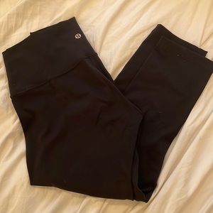 Lululemon black cropped leggings size 6